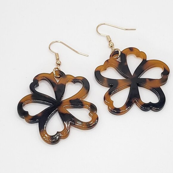 Hibiscus Flower Motif Earrings - Picture 3 of 5